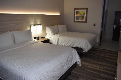 Holiday Inn Express Hotel & Suites Mcpherson image 16